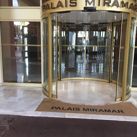 Croisette Palais Miramar Vue Laterale * Κάννες