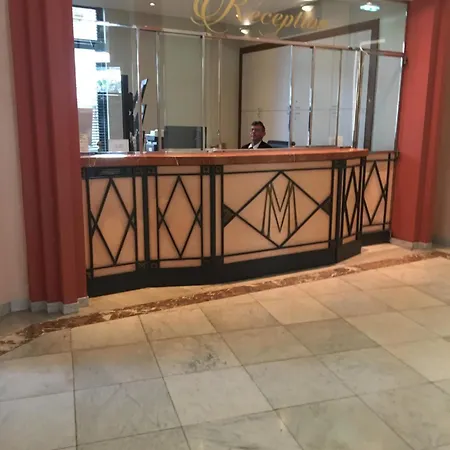 Croisette Palais Miramar Vue Laterale * Κάννες